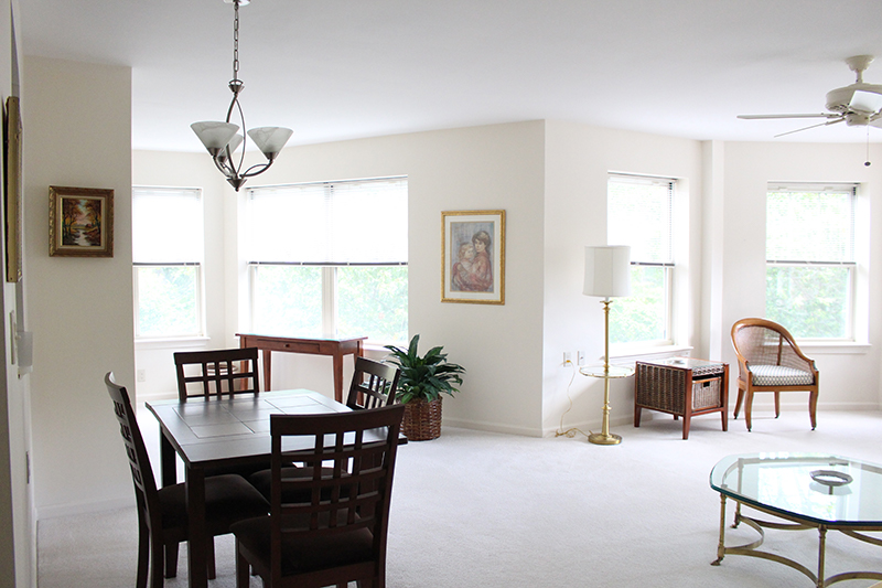 Laurelmead One Bedroom with Den Apartments