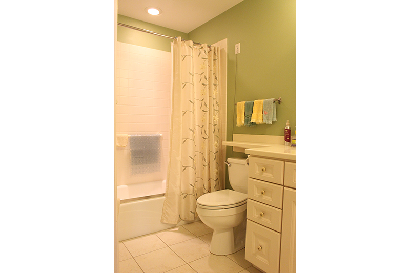 Laurelmead One Bedroom with Den Apartments