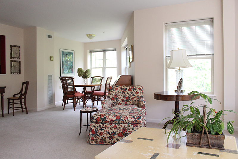 Laurelmead One Bedroom with Den Apartments