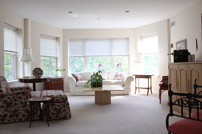 Laurelmead One Bedroom with Den Apartments